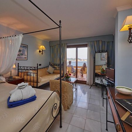 Hotel Petit Cala Fornells Пагера Екстериор снимка