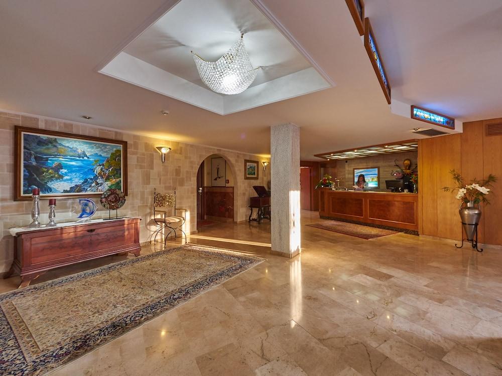 Hotel Petit Cala Fornells Пагера Екстериор снимка