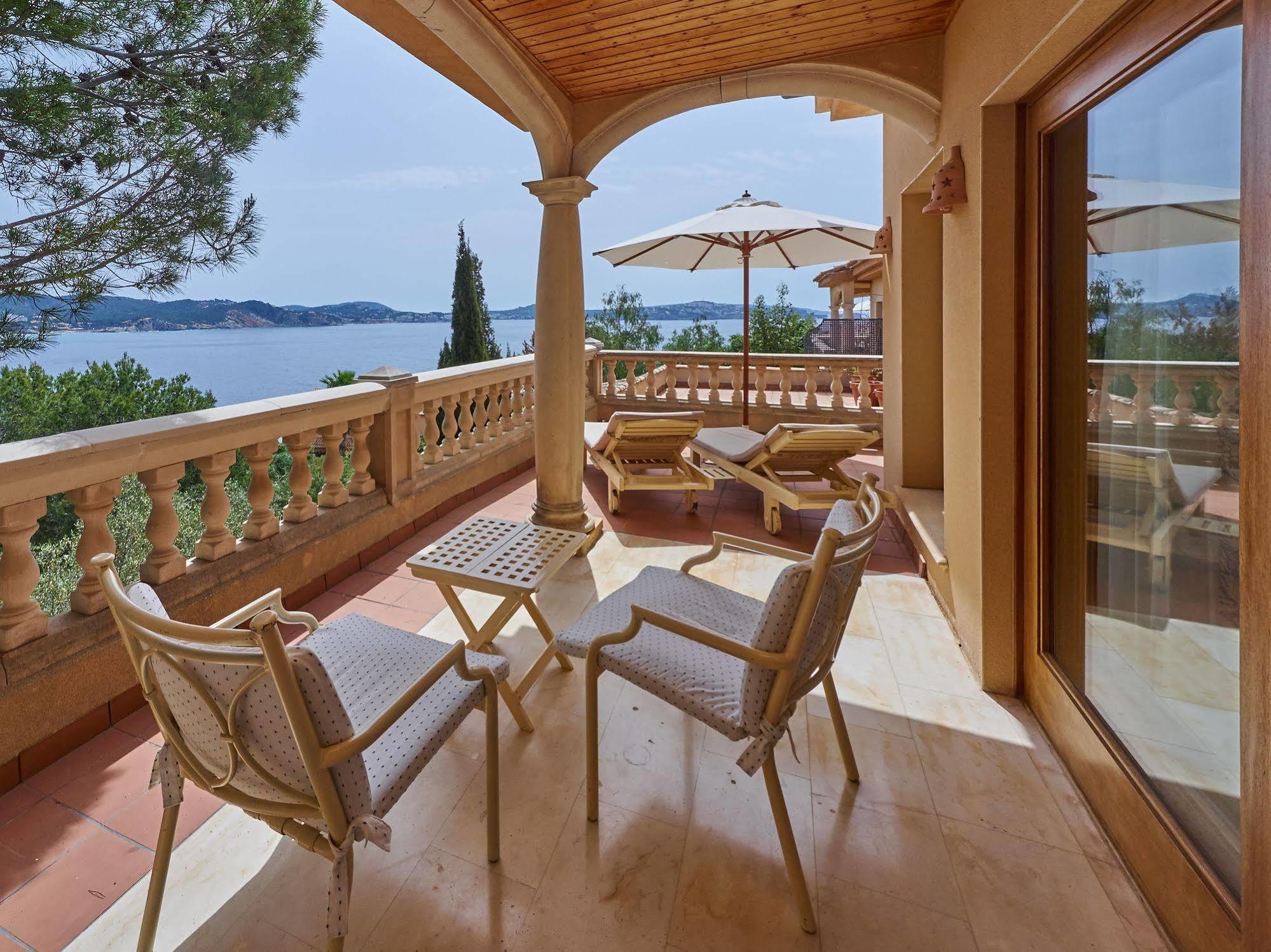 Hotel Petit Cala Fornells Пагера Екстериор снимка