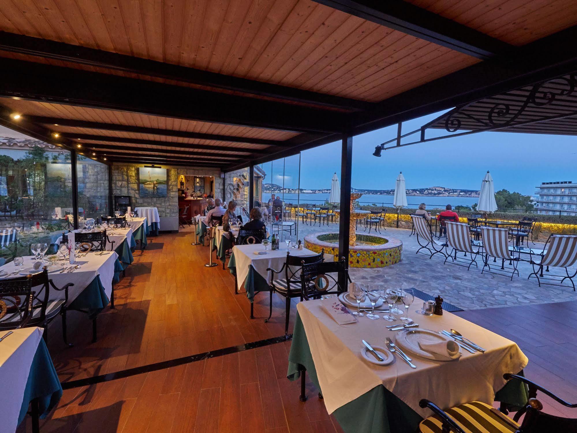 Hotel Petit Cala Fornells Пагера Екстериор снимка