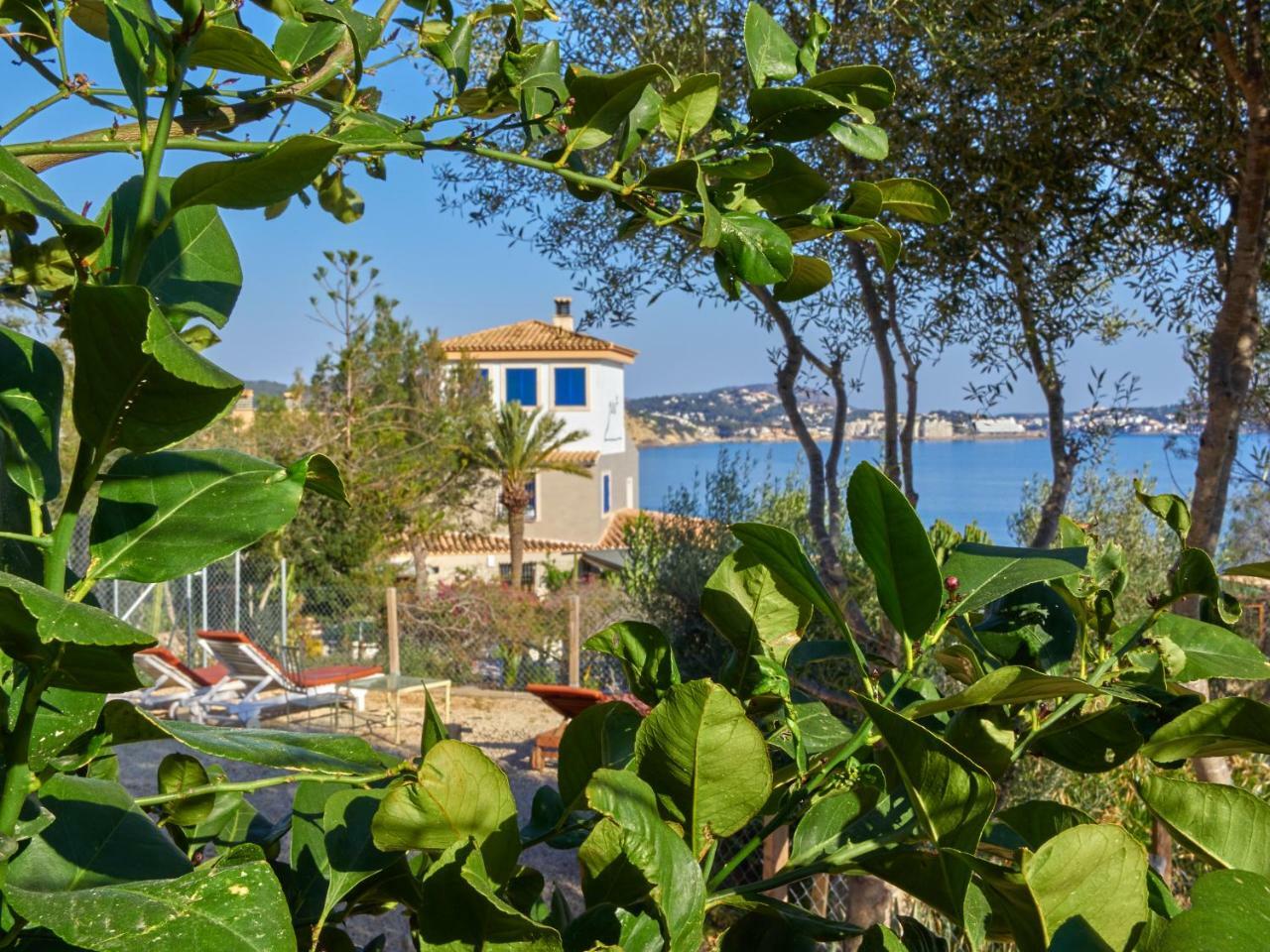 Hotel Petit Cala Fornells Пагера Екстериор снимка